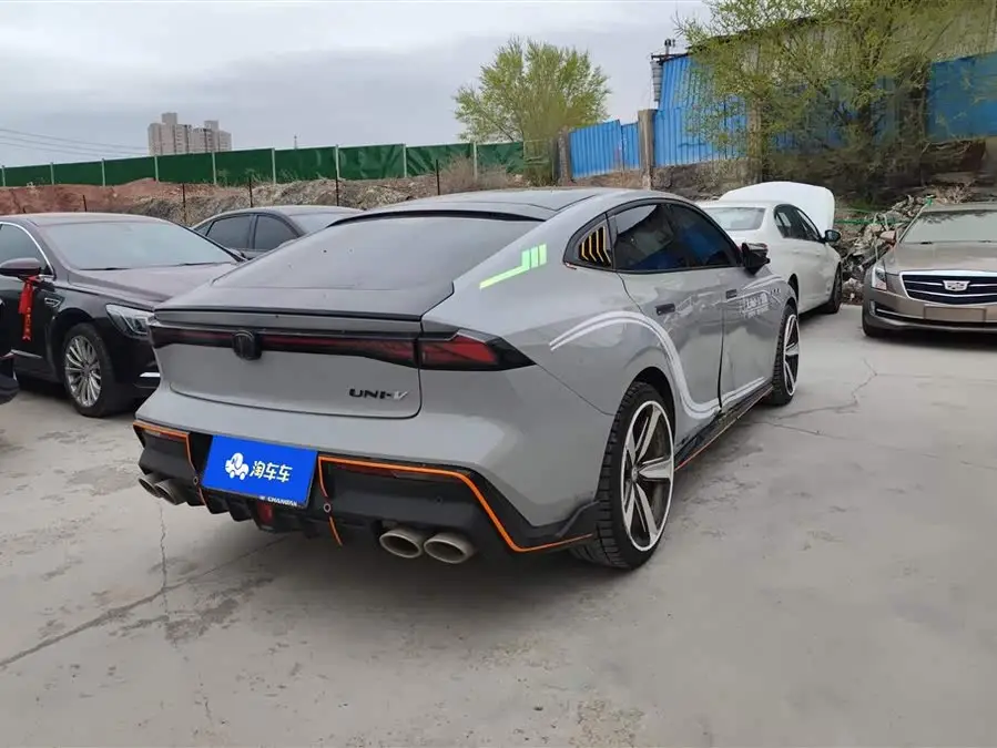 Changan UNI-V 2023 1.5T Sport Version