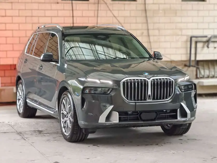 بي إم دبليو X7 2023 xDrive40i باقة فاخرة
