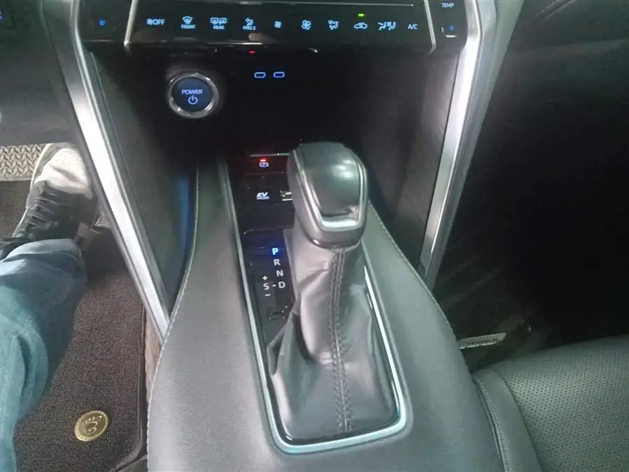 لينغفانغ هاريير 2022 طراز المحرك المزدوج 2.5 لتر CVT دفع رباعي إصدار متميز