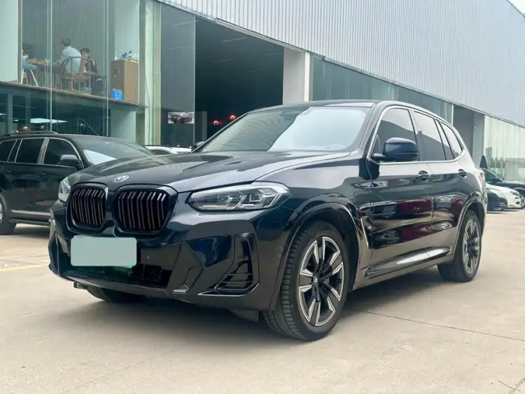 BMW iX3 2023 Leading Model
