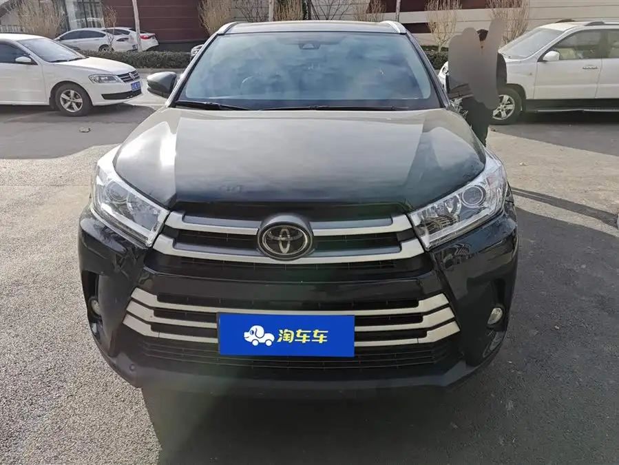 هايلاندر 2021 2.0T دفع رباعي فئة الرفاهية 7 مقاعد