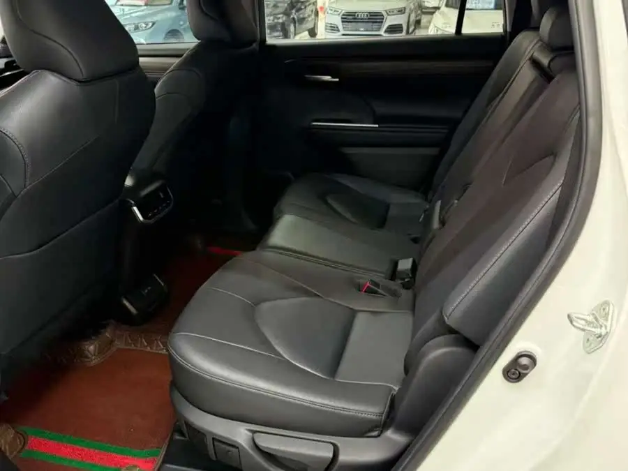 هايلاندر 2022 380T الدفع الرباعي الفاخر 7 مقاعد