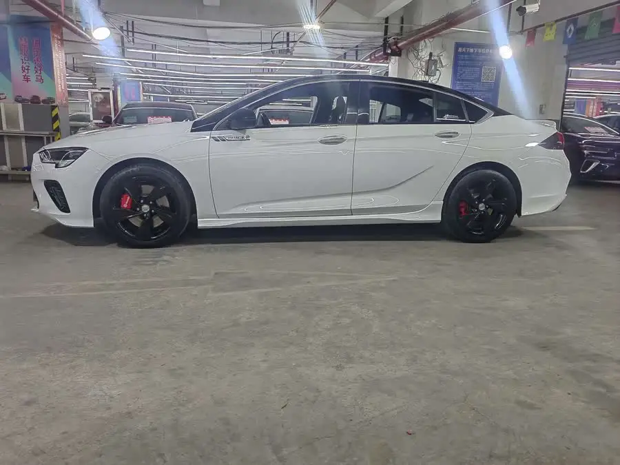 2022 بويك ريجال GS