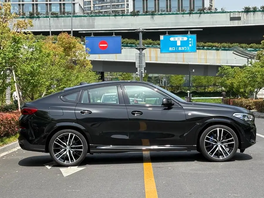 بي إم دبليو X6 2022 xDrive40i حزمة M الرياضية الحصرية