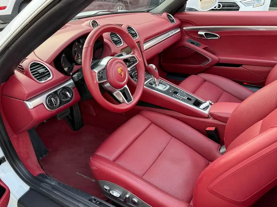 Porsche 718 2020 Model Boxster 2.0T