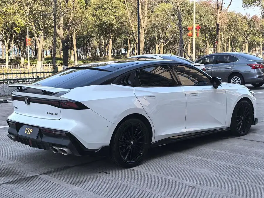 Changan UNI-V 2023 1.5T Sport Version