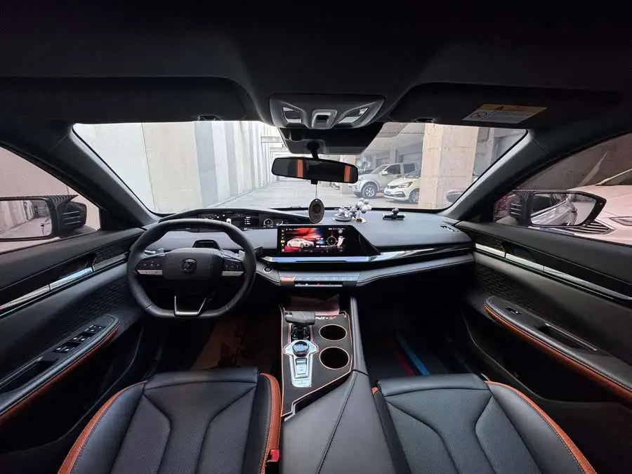 Changan UNI-V 2023 1.5T Premium