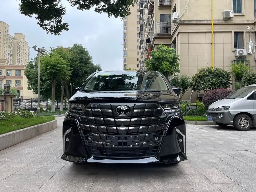 ألفارد 2024 هجين 2.5 لتر إصدار بريميوم