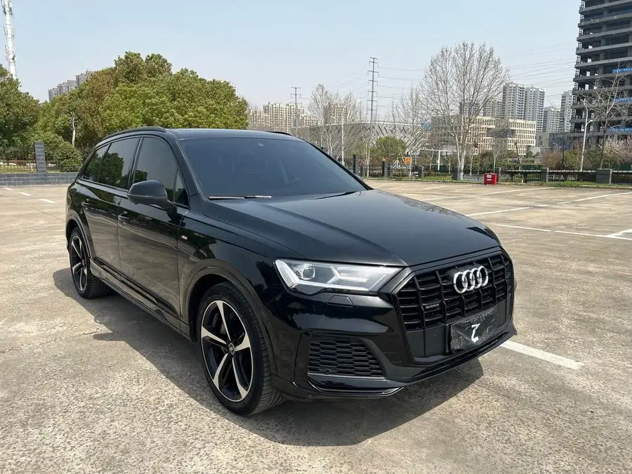 Audi Q7 2023 55 TFSI quattro S line Ice Sport Edition