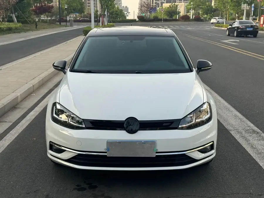 غولف 2020 نسخة الحب 200TSI DSG مريحة