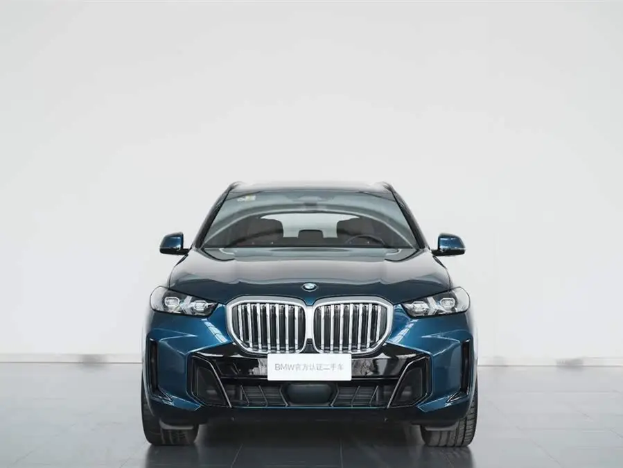 بي إم دبليو X5 2023 xDrive 40Li إصدار M الرياضي حزمة الليل السوداء