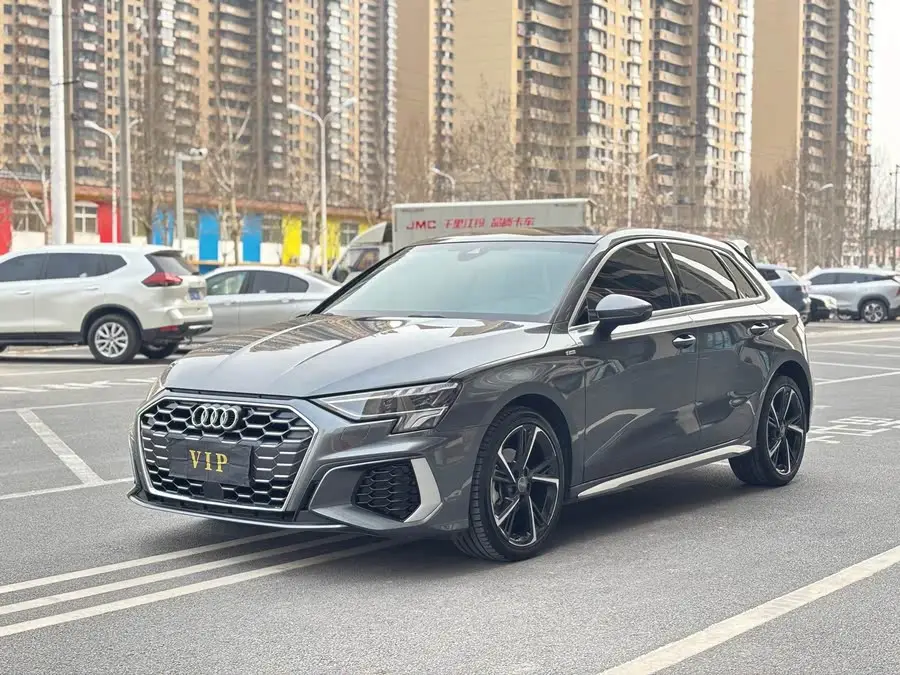 أودي A3 2023 موديل مُحدث سبورت باك 35 TFSI إصدار رياضي أنيق