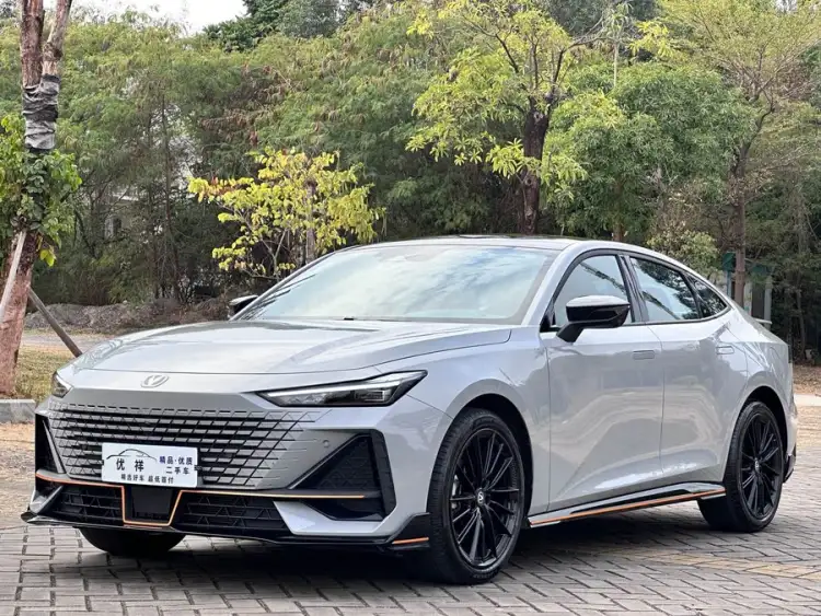 Changan UNI-V 2023 1.5T Sport Version