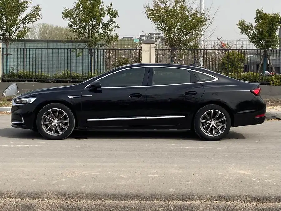 بيوك لاكروس 2020 652T فاخرة