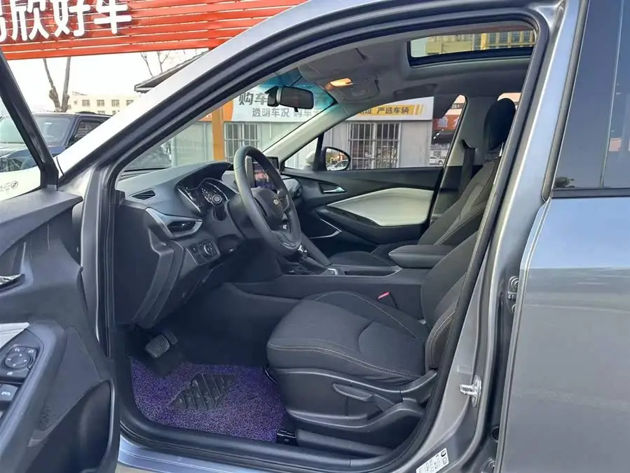 Wulando 2019 530T Automatic Premium Edition (5+2 seats) National VI