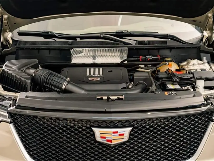 كاديلاك XT6 2021 2.0T ستة مقاعد دفع رباعي بلاتينيوم