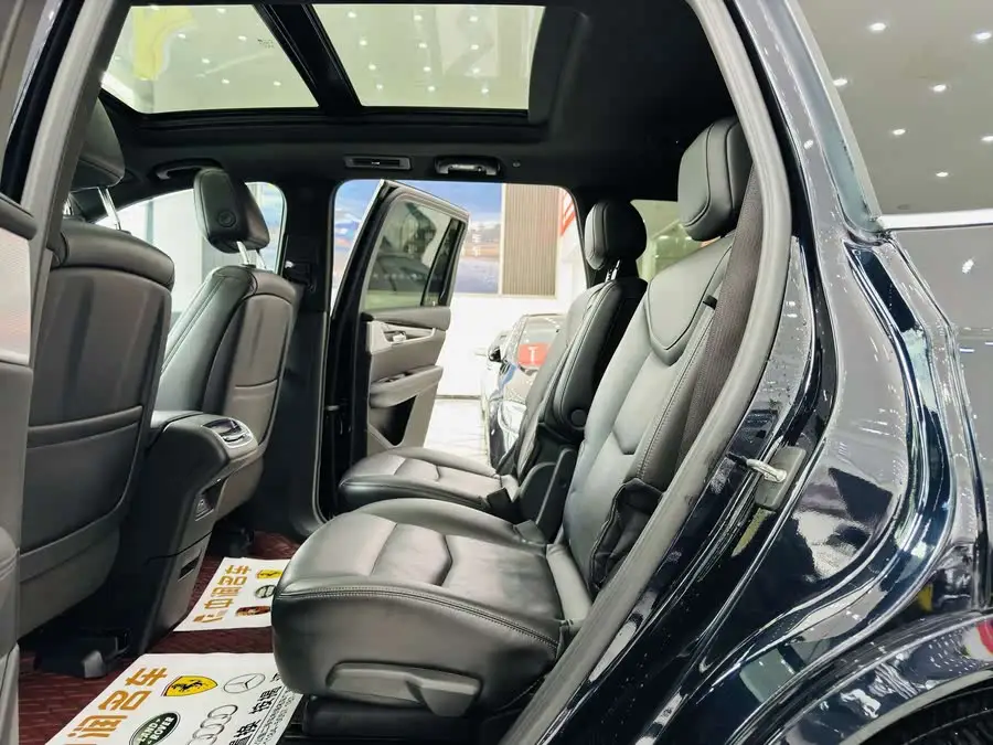 كاديلاك XT6 2022 2.0T فاخرة ذات ستة مقاعد ودفع رباعي