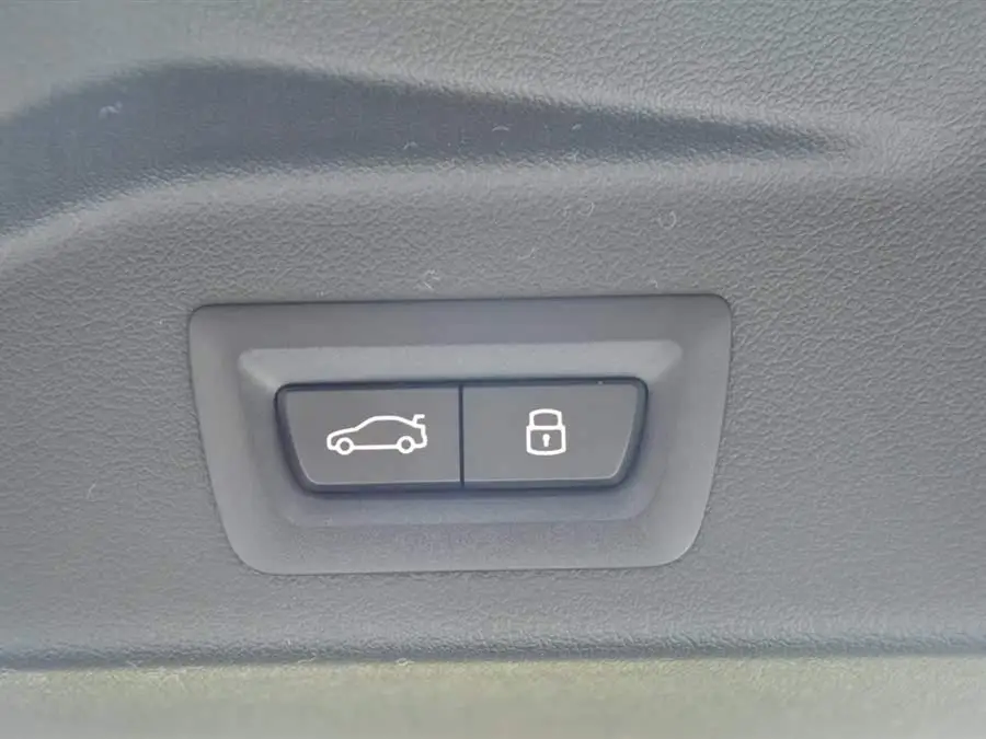 BMW X5 2023 xDrive 30Li Luxury M Sport Night Package