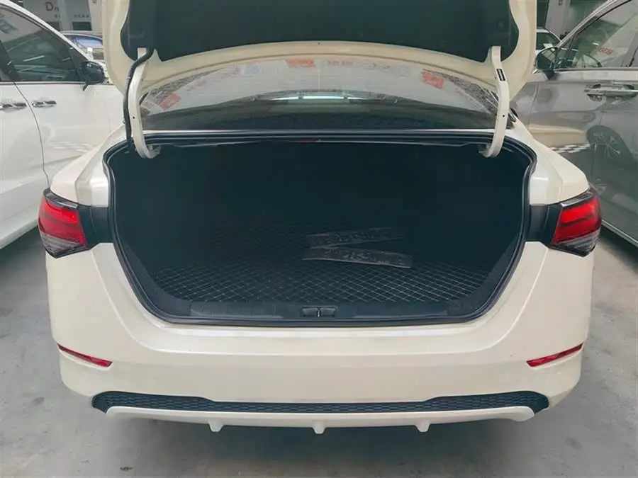 2022 نيسان سيلفي 1.6 لتر XL CVT النسخة الذكية