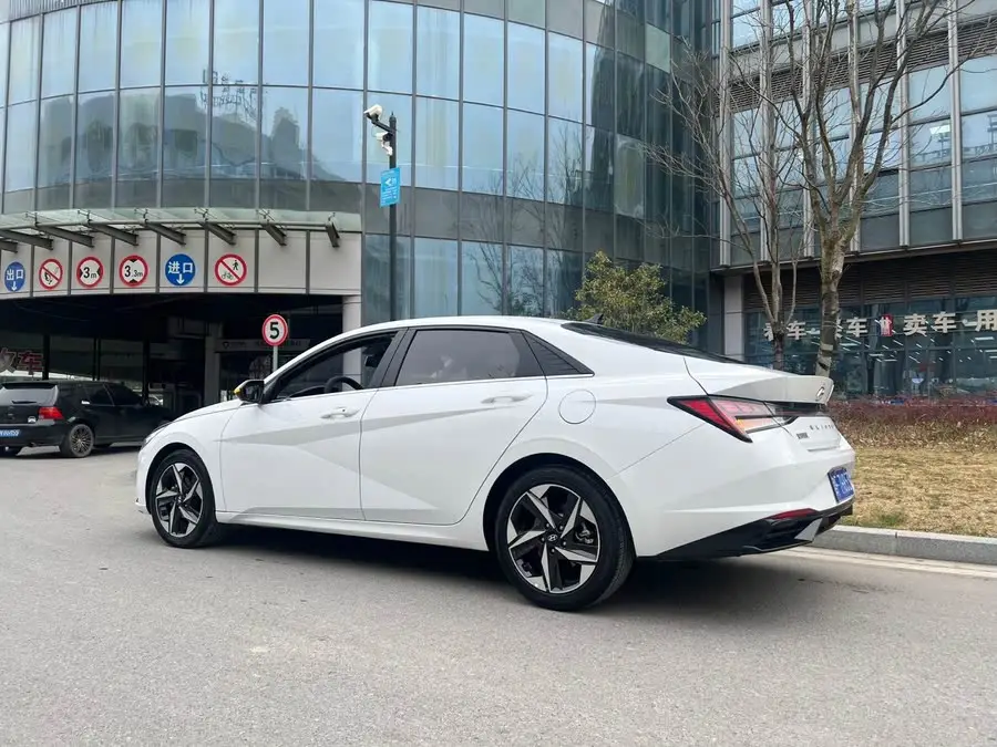 إيلانتر 2022 1.5 لتر CVT LUX النسخة الفاخرة