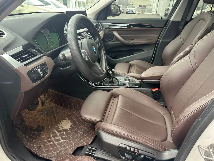 بي إم دبليو X1 2020 sDrive20Li الفئة الفاخرة