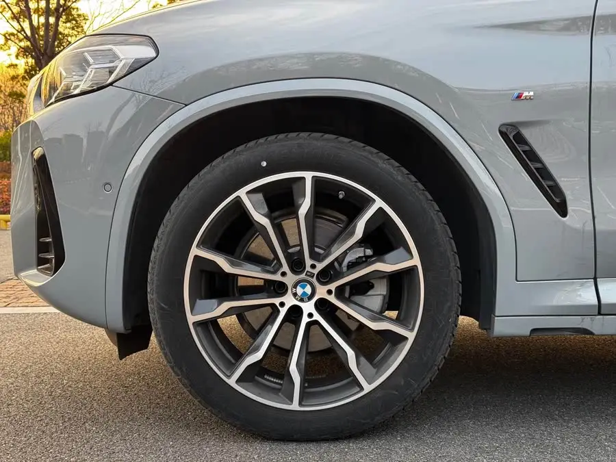 بي إم دبليو X4 2022 xDrive 30i M حزمة الرياضية