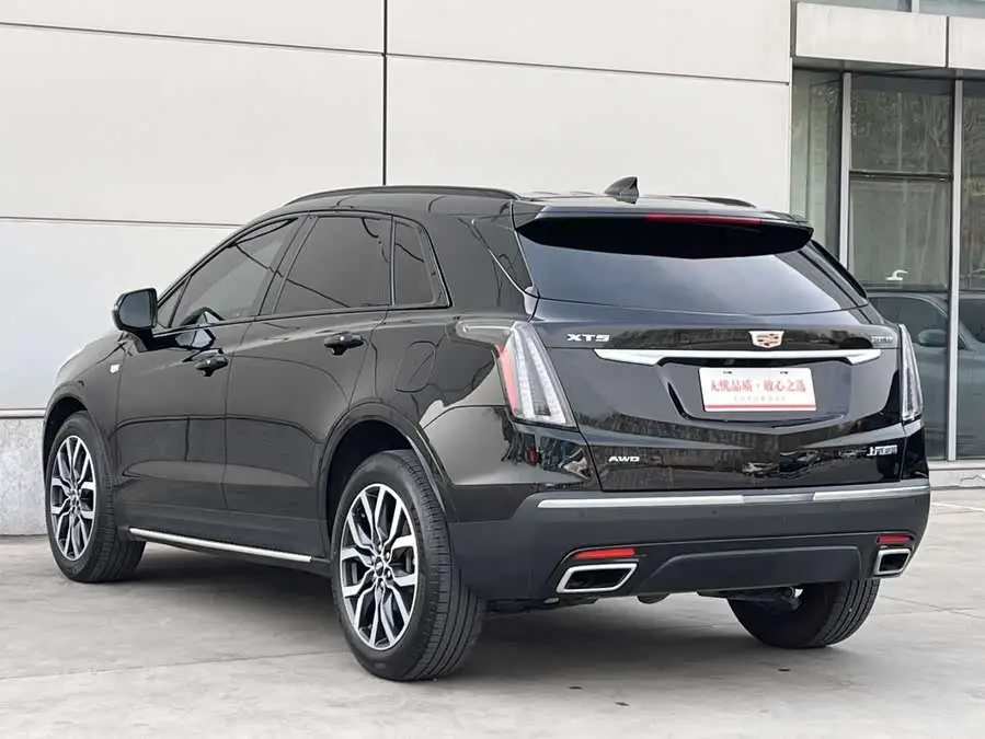كاديلاك XT5 2022 2.0T دفع رباعي فاخر (إصدار الطائر الطنان)