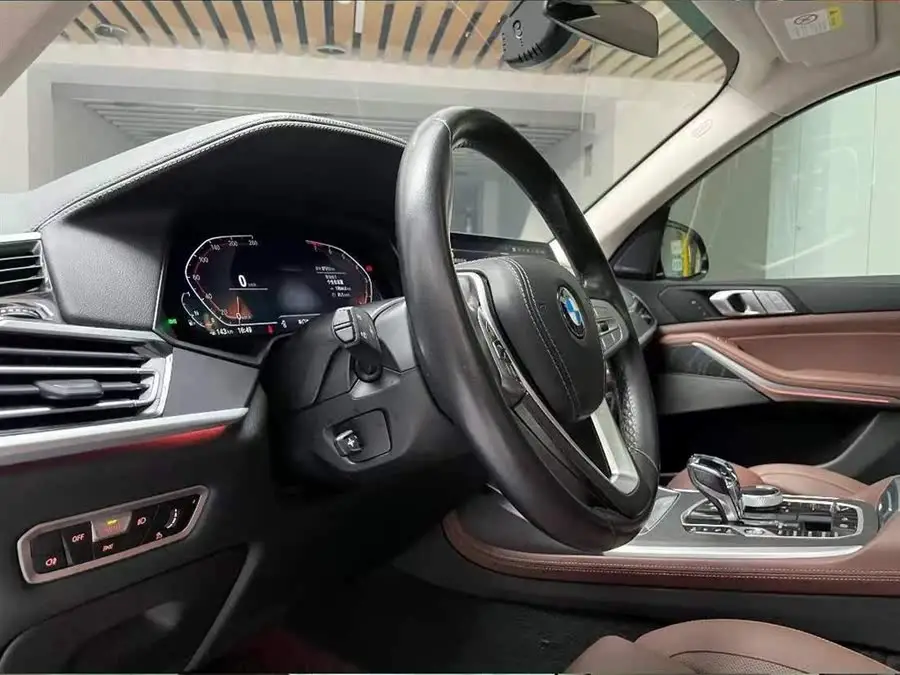 بي إم دبليو X7 2021 طراز xDrive40i باقة الفخامة