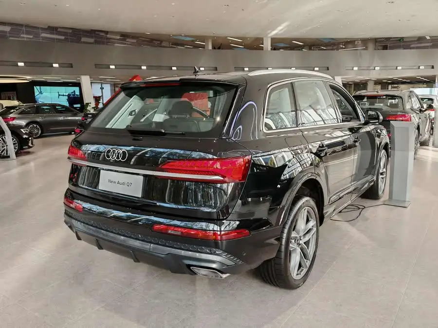Audi Q7 2024 55 TFSI quattro S line Sport