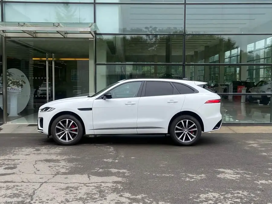 Jaguar F-PACE 2024 P250 R-Dynamic SE