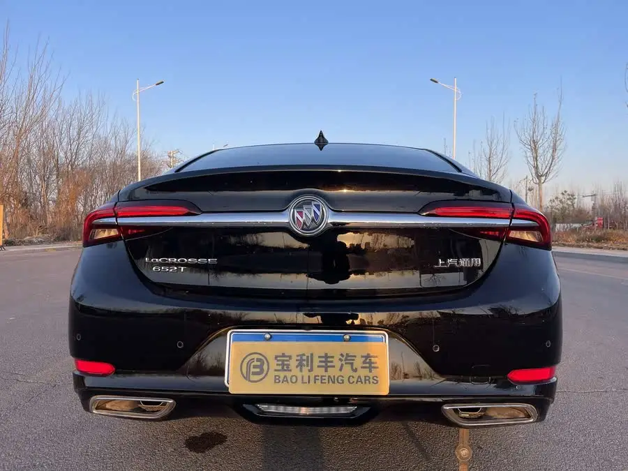 بويك لاكروس 2022 652T الفاخرة