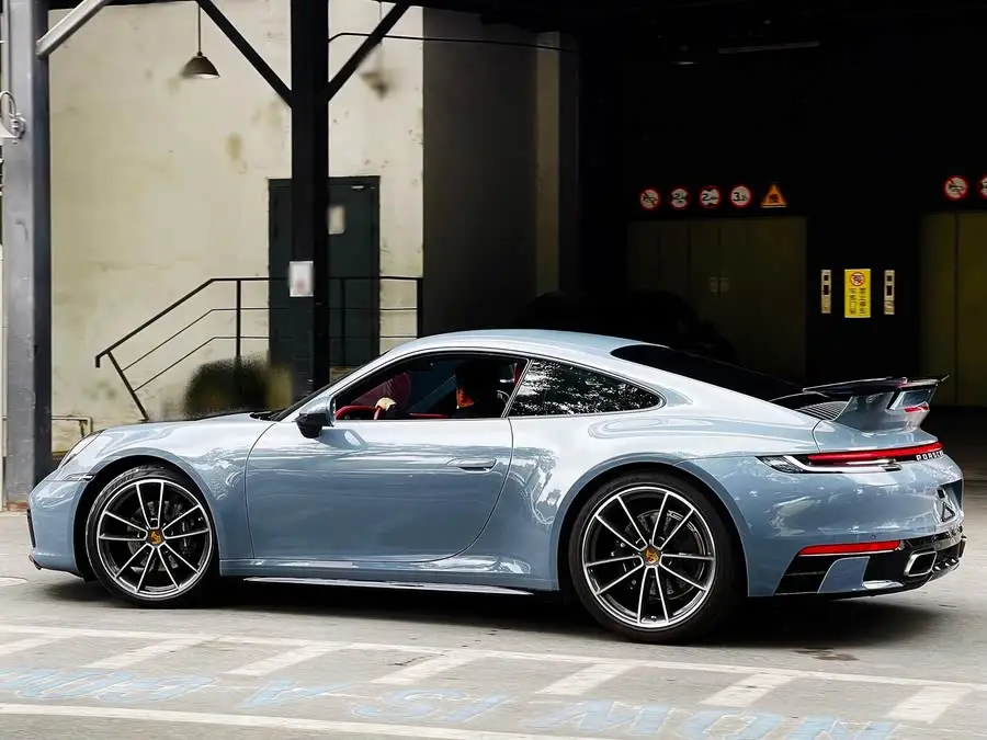 بورش 911 2023 كاريرا 4 3.0T