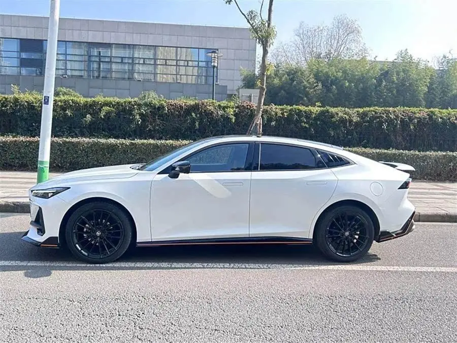 شانجان UNI-V 2023 1.5T النسخة الرياضية