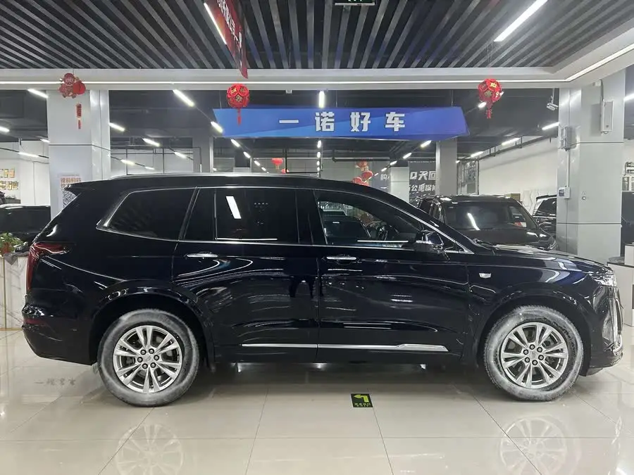 كاديلاك XT6 2021 28T طراز سبعة مقاعد دفع رباعي