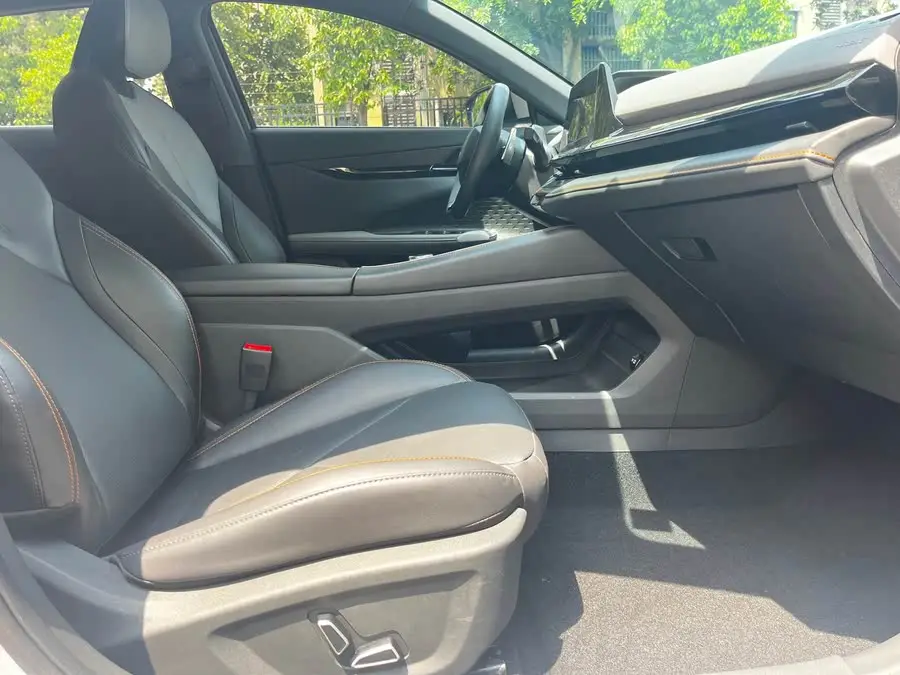 Changan UNI-V 2022 1.5T Sport Edition