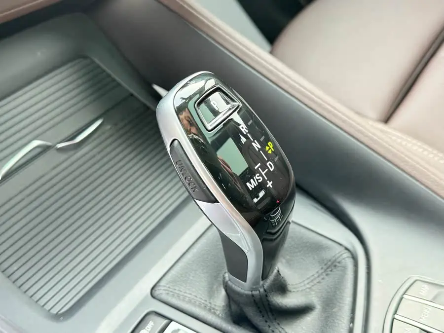 BMW X1 2020 Model sDrive25Li Leading Edition