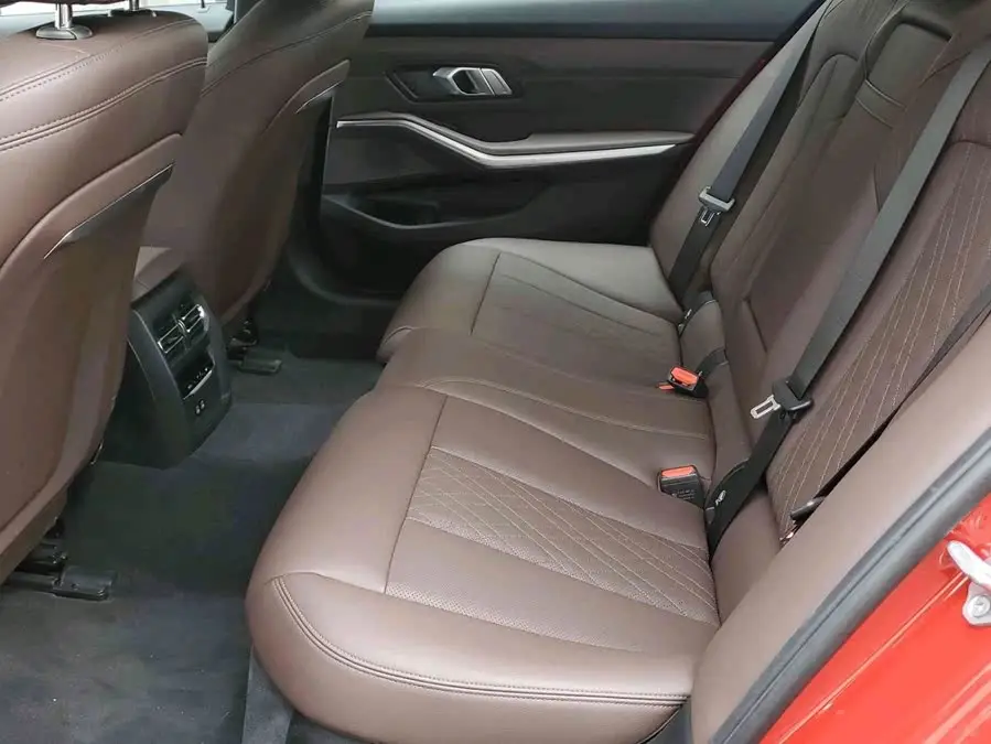 بي إم دبليو i3 2023 eDrive 40 L حزمة الرياضة الليلية