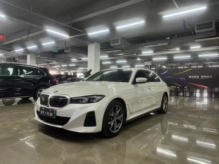 BMW i3 2022 eDrive 35 L