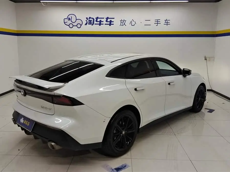 Changan UNI-V 2023 1.5T Premium