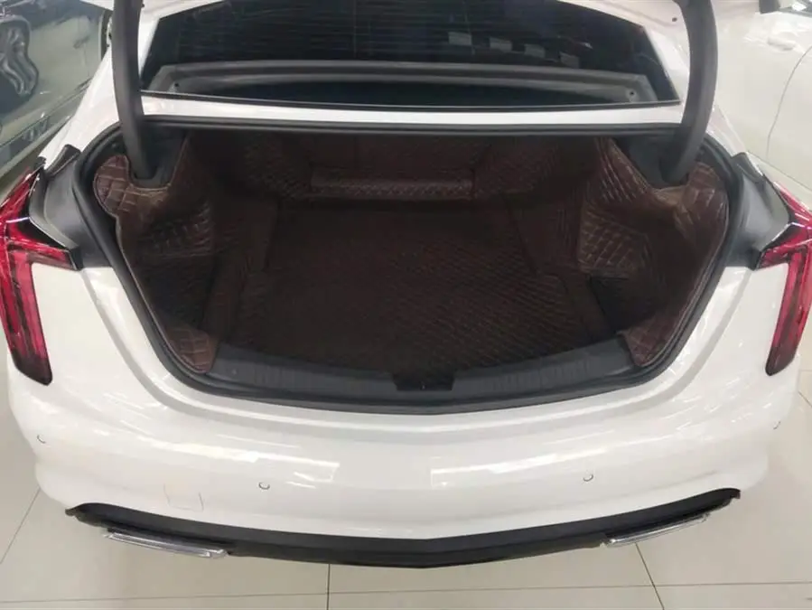 كاديلاك CT5 2022 28T الفاخرة (الإصدار القياسي)