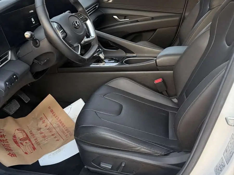 Elantra 2021 1.5L CVT LUX Premium Edition