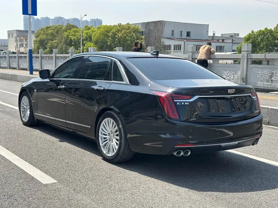 كاديلاك CT6 2021 28T النخبة