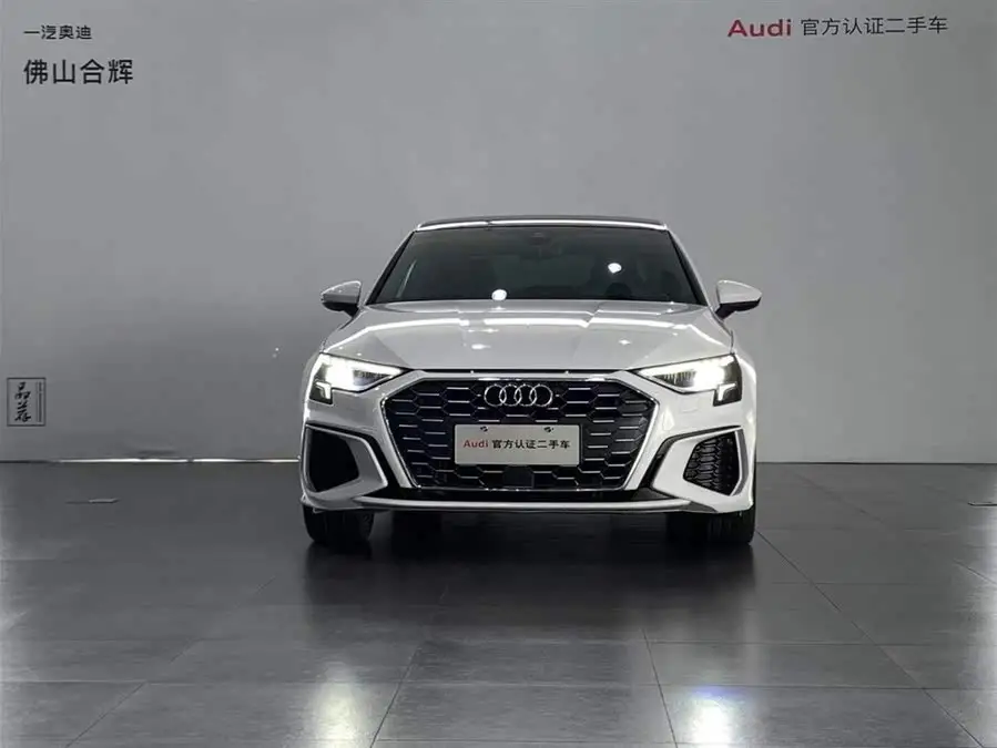 أودي A3 2023 A3L ليموزين 35 TFSI طراز رياضي أنيق