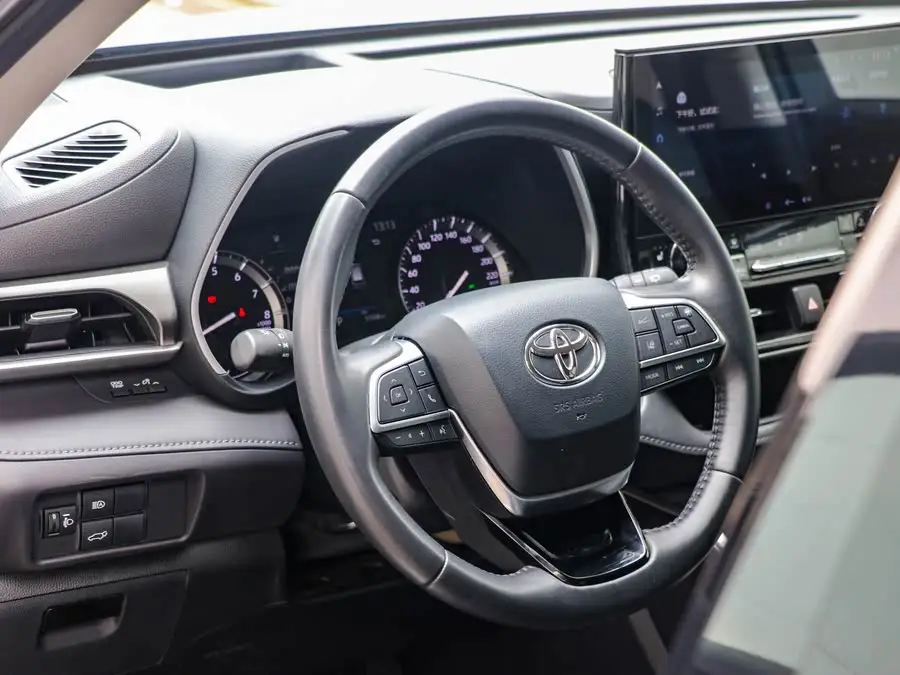 هايلاندر 2022 380T الدفع الرباعي النسخة المميزة 7 مقاعد