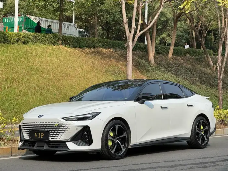 Changan UNI-V 2022 1.5T Premium