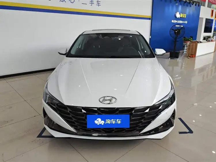 Elantra 2022 1.5L CVT LUX Premium