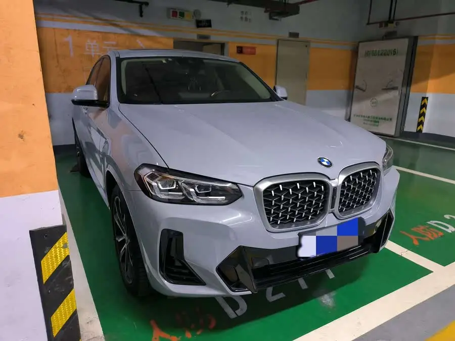 بي إم دبليو X4 2022 xDrive 30i M حزمة رياضية