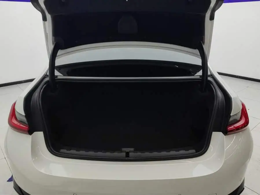 بي إم دبليو i3 2024 eDrive 35 L