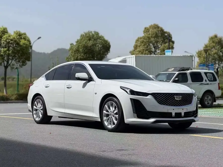 كاديلاك CT5 طراز 2023 28T فاخرة (الإصدار القياسي)