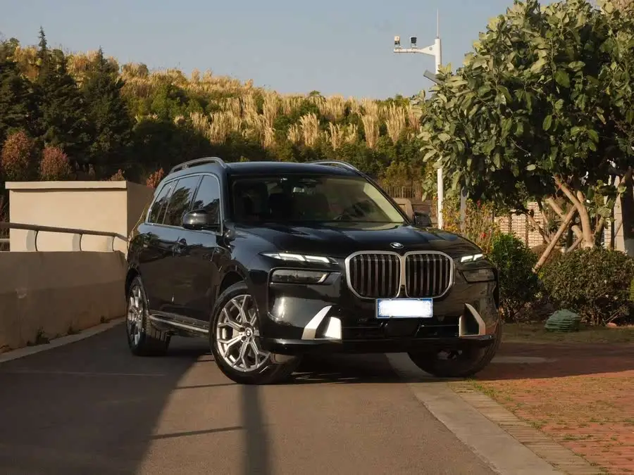 BMW X7 2023 xDrive40i Luxury Package
